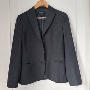 BROOKS BROTHERS Grey Pinstripe Wool 3-Button Blazer Size 6 ($450 Retail)